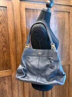 Coach Black Leather Hobo Shoulder Bag – 3 Compartments